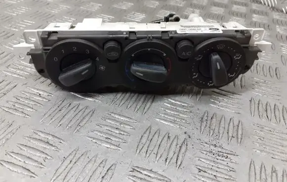 Ford Focus Interior fan control switch 7M5T-19980-AA
