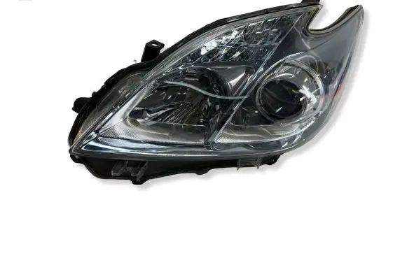 Toyota Prius (XW30) Headlight/headlamp 8117047231