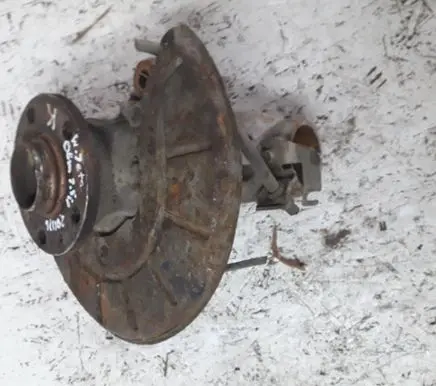 Volkswagen Jetta V Front wheel hub