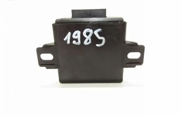 Audi A4 S4 B5 8D Day light relay 4B0907357