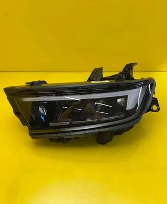 Opel Astra L Headlight/headlamp 9850326280