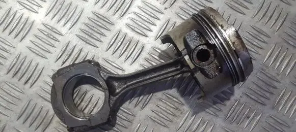 Renault Scenic I Piston with connecting rod