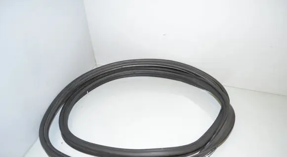 Trunk rubber seal (body)