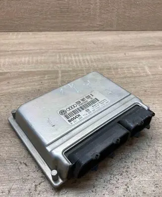 Volkswagen PASSAT B5 Engine control unit/module ECU 8D0907558B 0261204774 VWMAIN