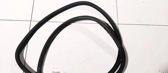 Volkswagen Golf V Rubber seal front coupe door 