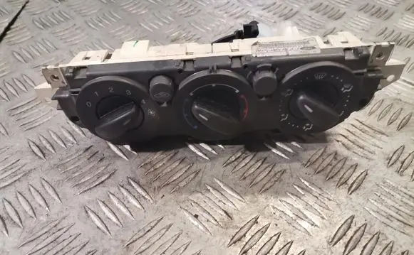 Ford Focus Climate control unit 3m5t18549ad