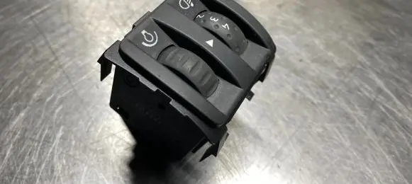 Renault Scenic II - Grand scenic II Headlight level height control switch 82001218058