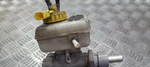Volkswagen Golf IV Master brake cylinder 21027099