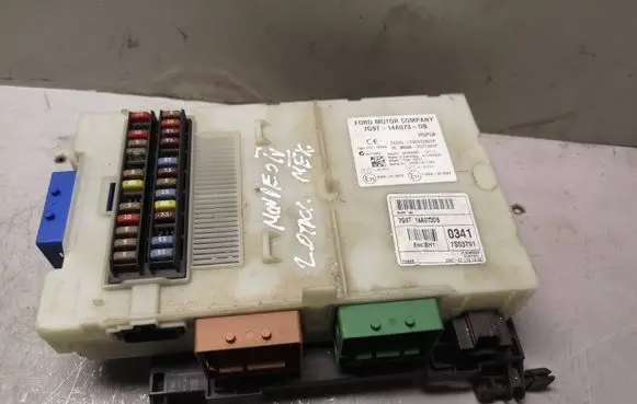Ford Mondeo MK IV Fuse module 7G9T14A073DB 28092563 3659AF01125TP
