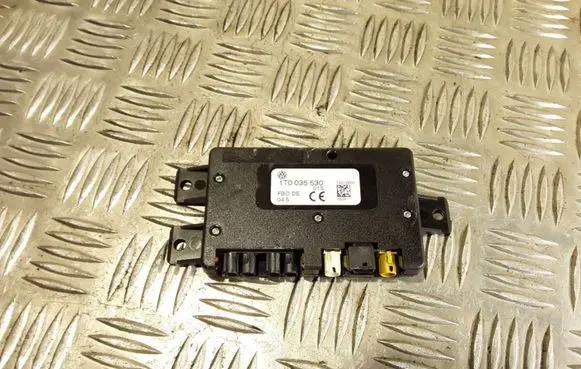 Volkswagen Touran I Aerial antenna amplifier 1T0035530