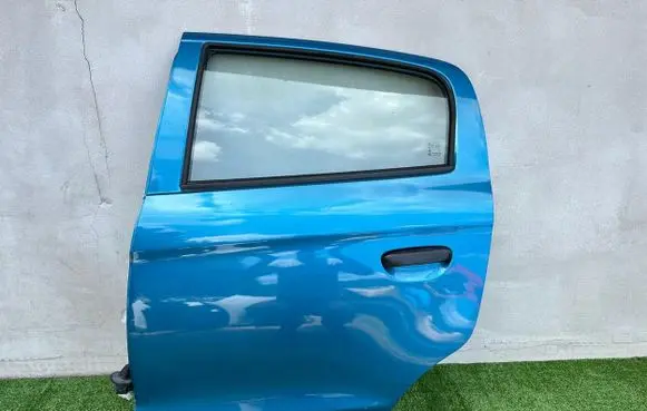 Mitsubishi Space Star Rear door