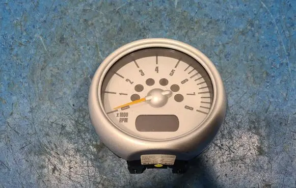Mini One - Cooper R50 - 53 Speedometer control unit/module 6913667