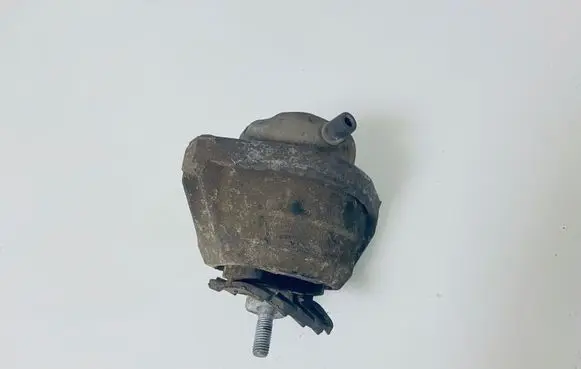 BMW 5 E60 E61 Engine mount bracket 676987401