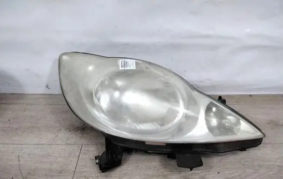 Peugeot 107 Headlight/headlamp
