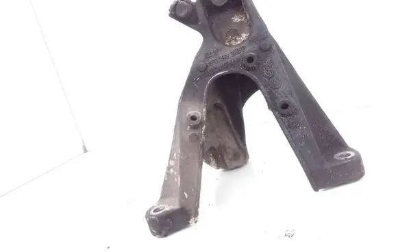 Audi A6 S6 C6 4F Engine mounting bracket 4F0199308P