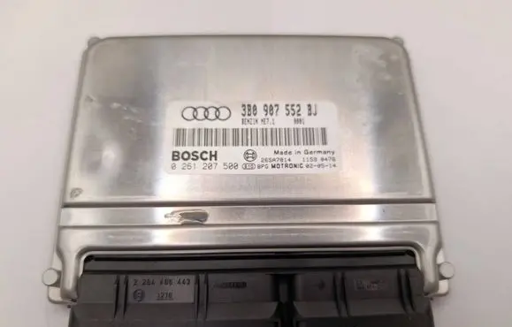 Audi A6 S6 C5 4B Engine control unit/module 3B0907552BJ 26SA7814 0261207500