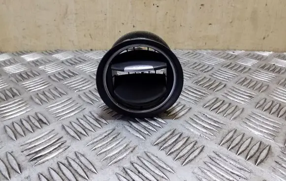 Ford Mondeo MK IV Dash center air vent grill