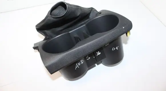 Cup holder front