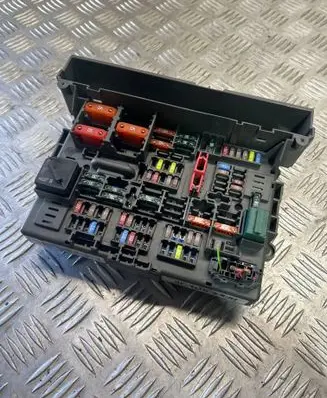 BMW 3 E92 E93 Fuse module 9119446