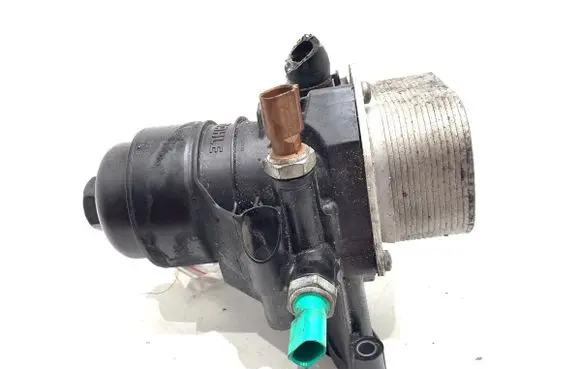 Oil filter mounting bracket