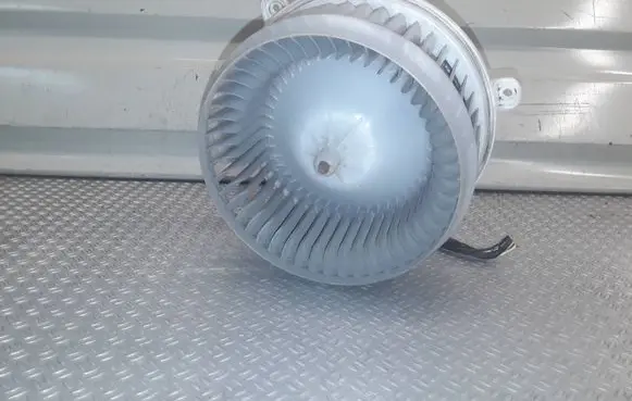 Lexus IS 220D-250-350 Heater fan/blower 2726000331