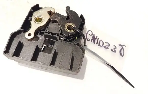 Opel Zafira A Seat back rest lock catch 24420228g