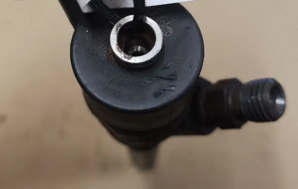 Hyundai Tucson JM Fuel injector 0445110064