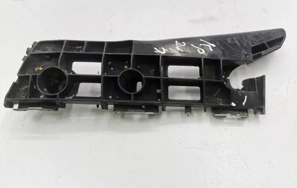Toyota Prius (XW30) Front bumper mounting bracket 5211647020