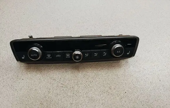 Audi A3 S3 8V Climate control unit 8V0820043A