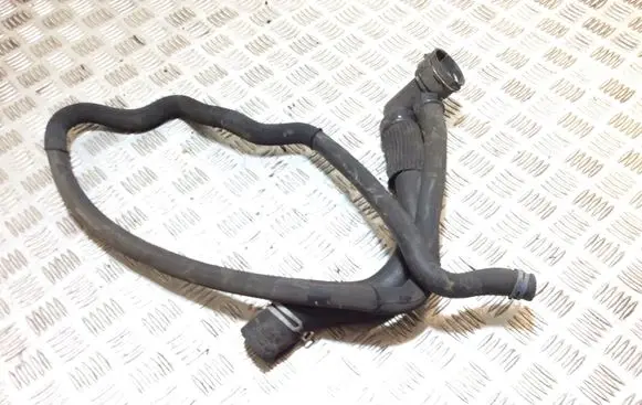 Engine coolant pipe/hose