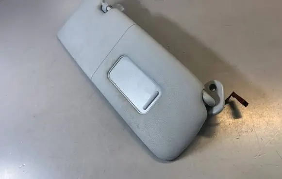 BMW 1 E81 E87 Sun visor 7120566 51167120566 51167252506