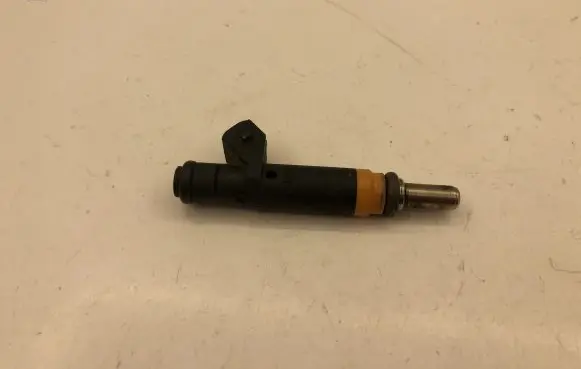 BMW 7 E65 E66 Fuel injector 7506924