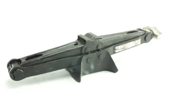 Renault Megane I Spare wheel mounting bracket 