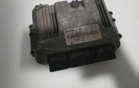 Nissan Primera Engine control unit/module 0281011646