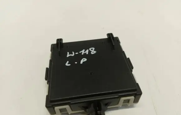 Mercedes-Benz CLA C118 X118 Door control unit/module a1779008415