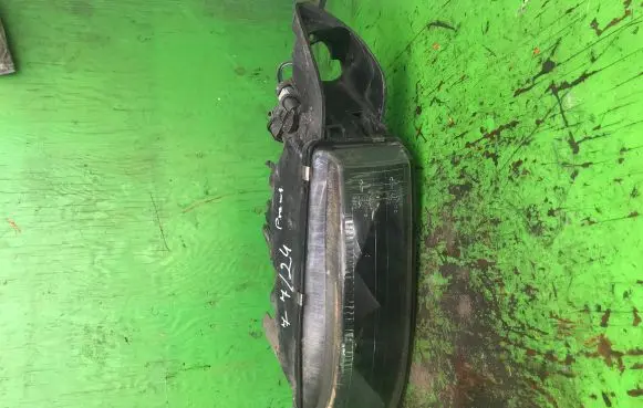 Mitsubishi Galant Headlight/headlamp
