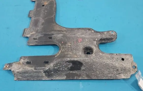 Volkswagen Tiguan Center console 5QF825102B IMPRK1554385