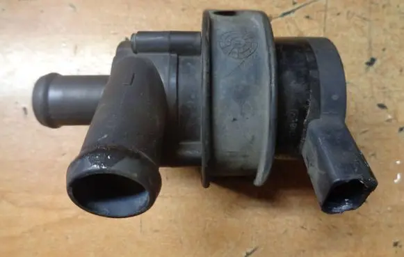 Skoda Fabia Mk2 (5J) Water pump 1K0965561L
