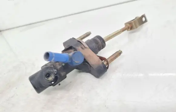 Clutch slave cylinder