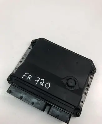 Toyota Avensis T270 Engine control unit/module 8966105D12