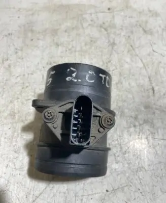 Volkswagen Golf V Mass air flow meter 074906461B