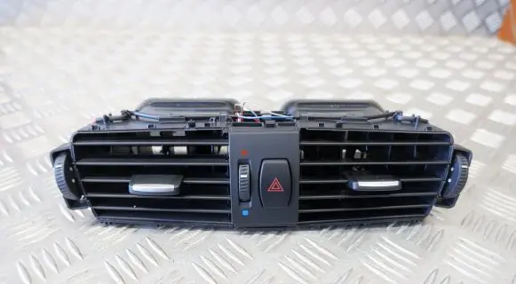 BMW X3 F25 Dash center air vent grill 8214230 9184743 9184742