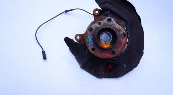 BMW X3 F25 Front wheel hub spindle knuckle