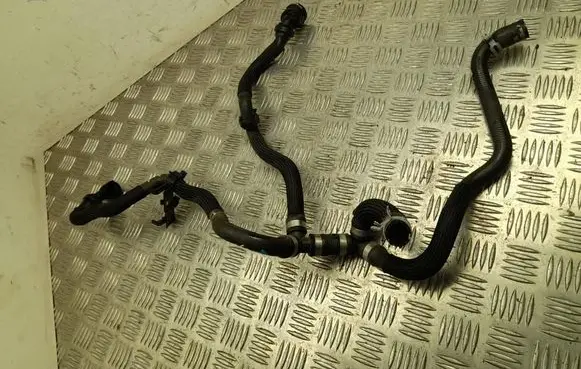 BMW 2 Active Tourer U06 Engine coolant pipe/hose 8841819