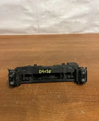 Mercedes-Benz E W210 Seat heating switch 2108200151 D4198