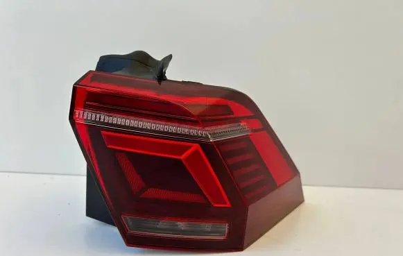 Volkswagen Tiguan Rear/tail lights 5NA945208J