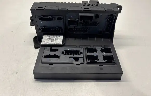 Mercedes-Benz E W211 Fuse module 2115453101