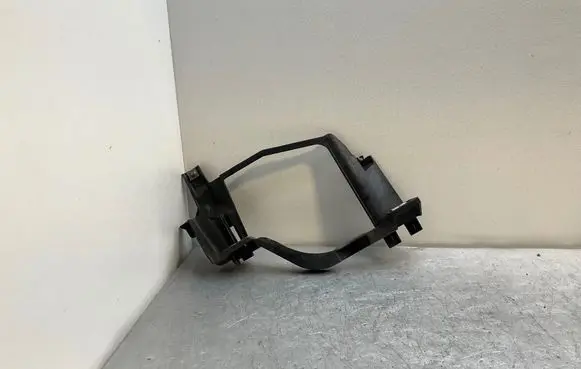 BMW 5 E60 E61 Headlight/headlamp mounting bracket 15873700