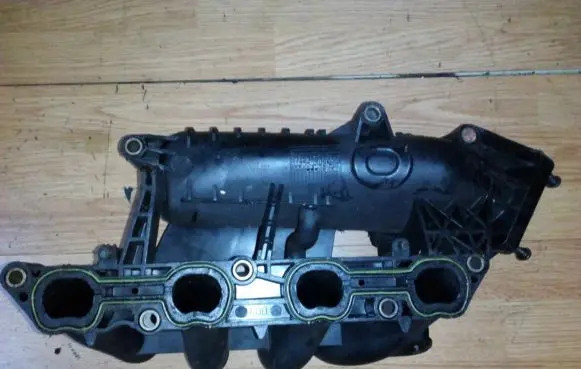 Ford Fiesta Intake manifold m738a