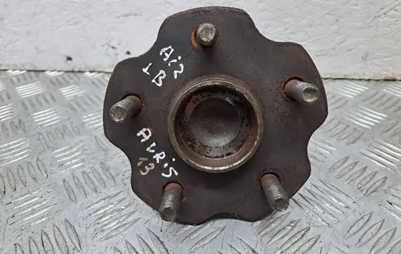 Toyota Auris 150 Rear wheel hub 4783012220 4783002260